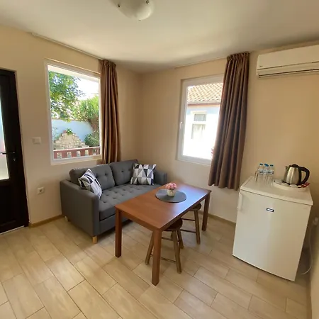 Gloria Houses-free Parking 3* Варна