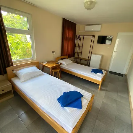 Gloria Houses-free Parking Гостьовий будинок Варна